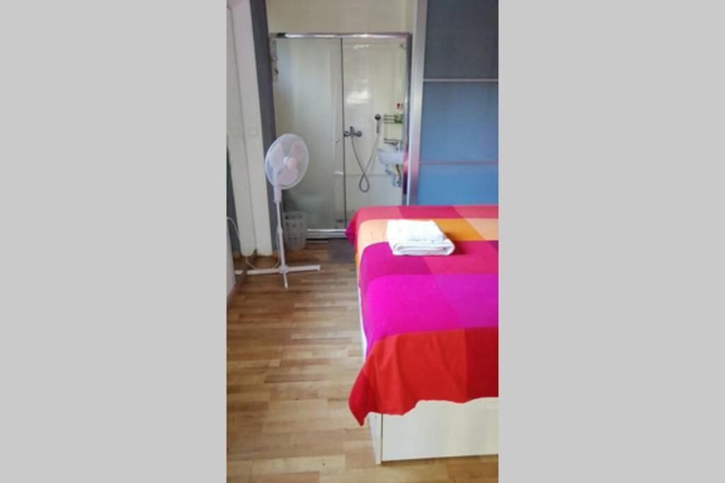Air Conditioned Studio In Quite Garden With Barbecue Афины Экстерьер фото